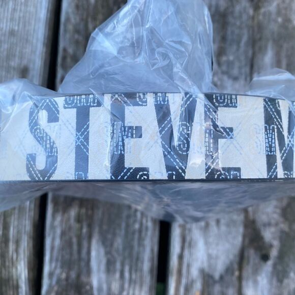 Steve Madden Faux Leather Cream Belt w/\